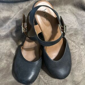 BOC black leather clogs, gently worn